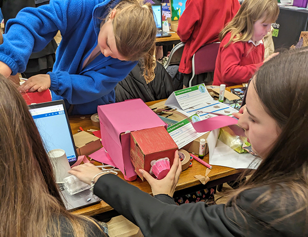 Students building their scrapbots
